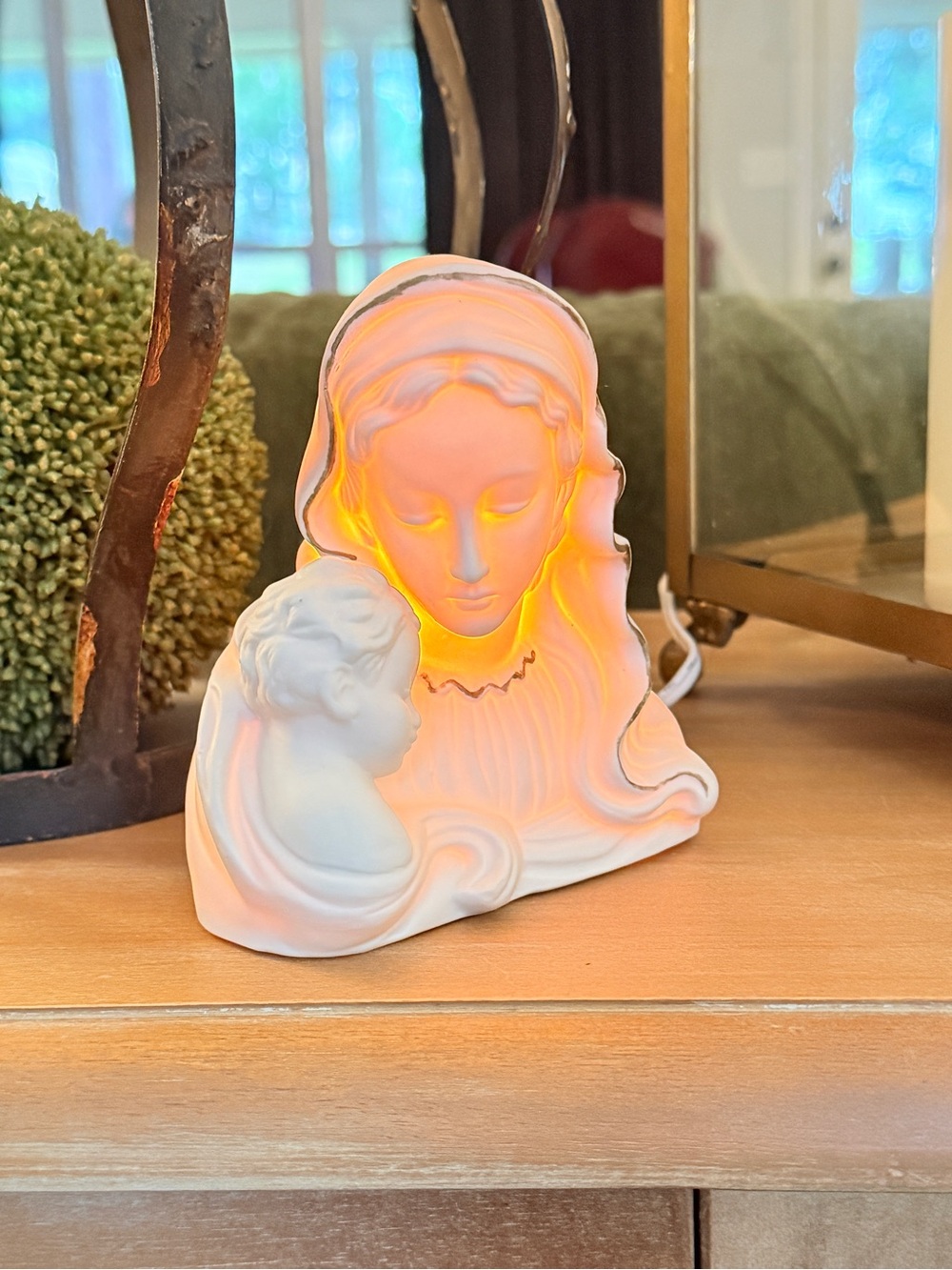 Vintage Porcelain Madonna & Child Night Light - Picture 3 of 16